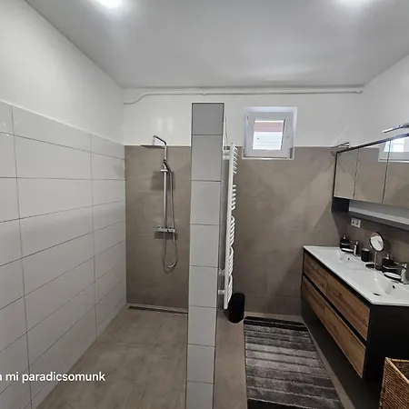 Vendeghaz A Mi Paradicsomunk Holiday home Palotabozsok