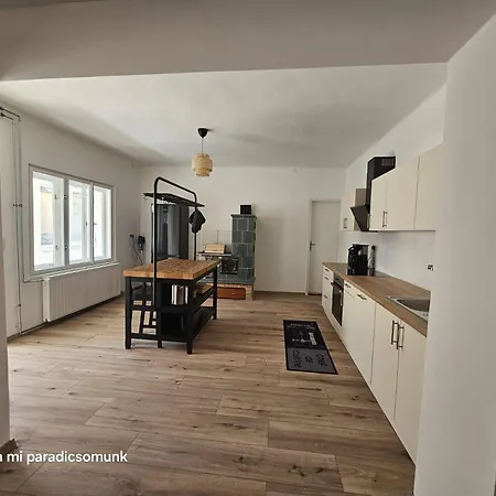 Vendeghaz A Mi Paradicsomunk Holiday home Palotabozsok