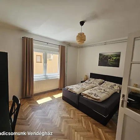 Holiday home Vendeghaz A Mi Paradicsomunk Palotabozsok