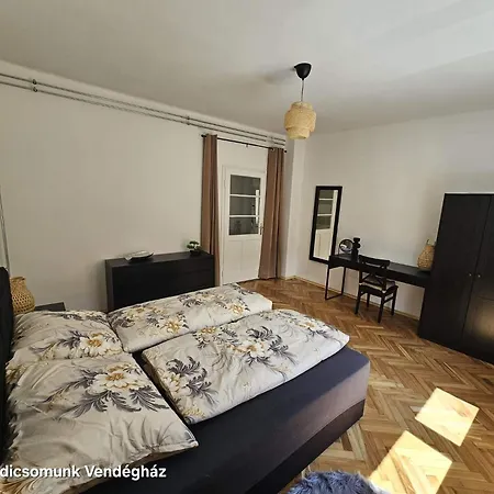 Vendeghaz A Mi Paradicsomunk Prázdninový dům *